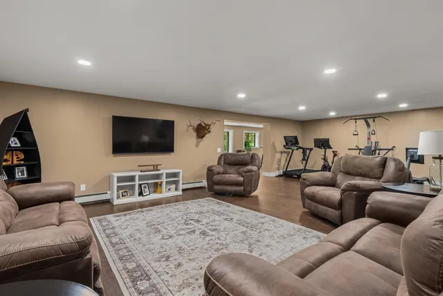 $1,799,999 | 10 Lewis Road, Kittery, ME 03904