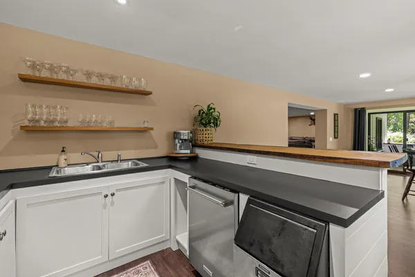 $1,599,900 | 10 Lewis Road, Kittery, ME 03904