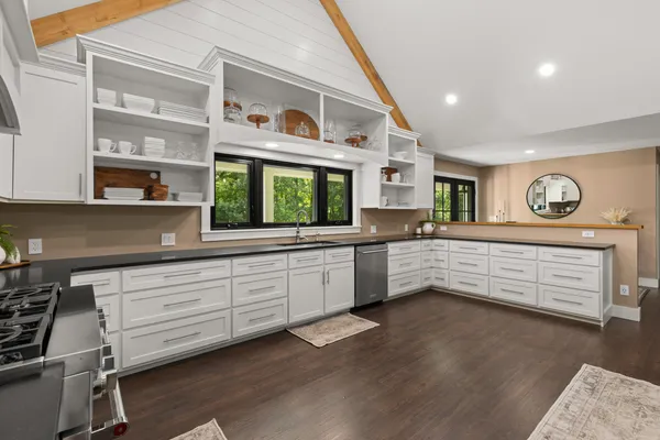 $1,599,900 | 10 Lewis Road, Kittery, ME 03904