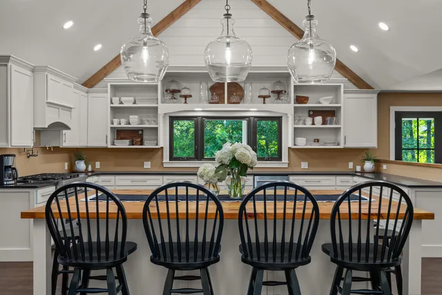 $1,799,999 | 10 Lewis Road, Kittery, ME 03904