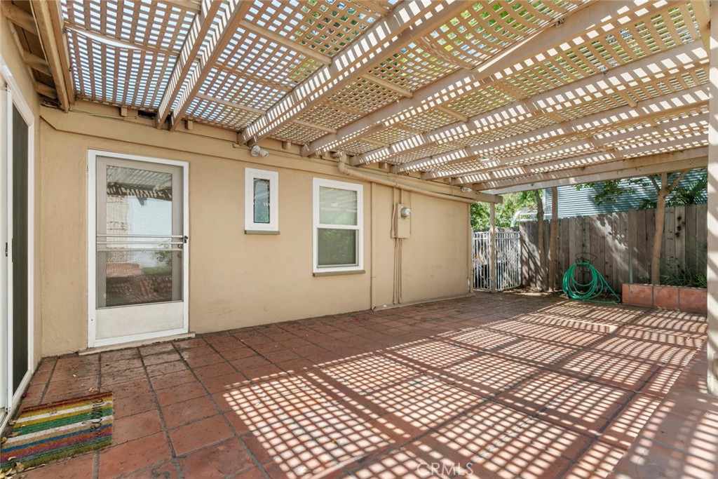 545 Spencer Street Glendale, CA 91202 - Photo 17 of 21 a view of a room with wooden floor