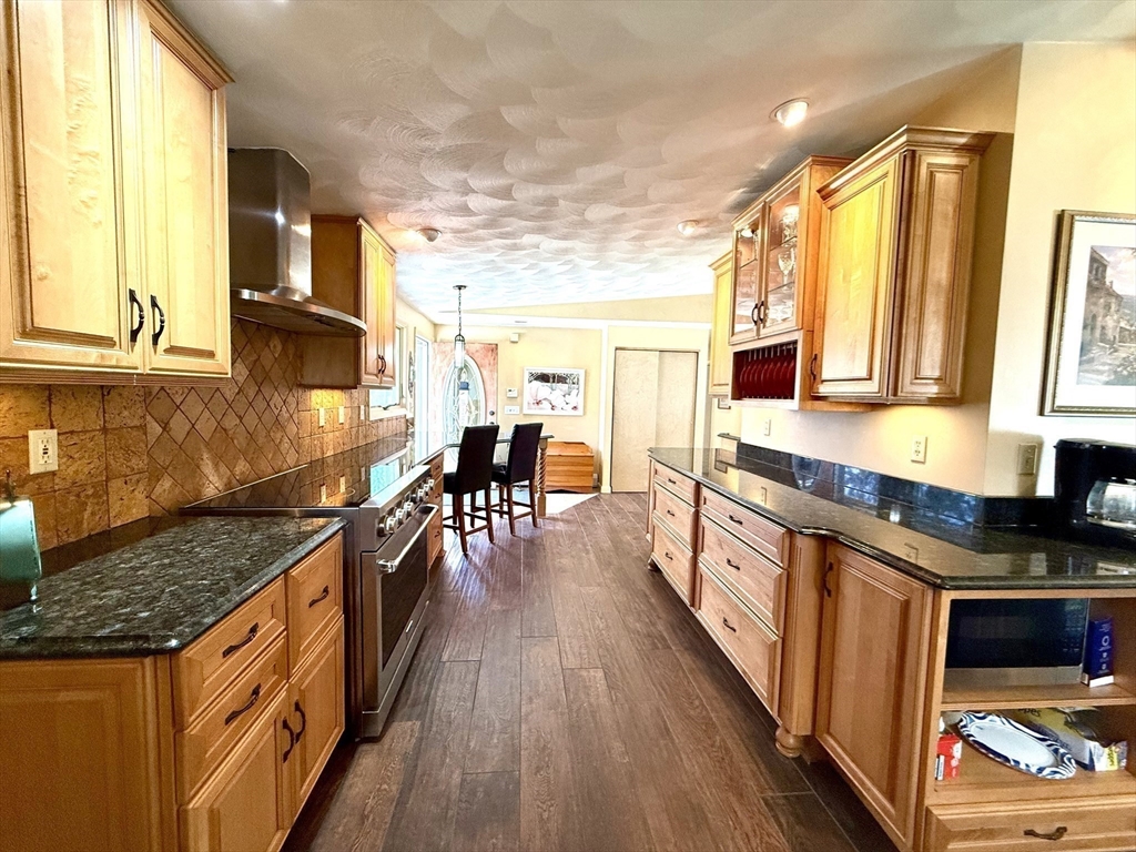 5 Birchwood Road Worcester, MA 01609 - Photo 8 of 36 Gallery Image 8