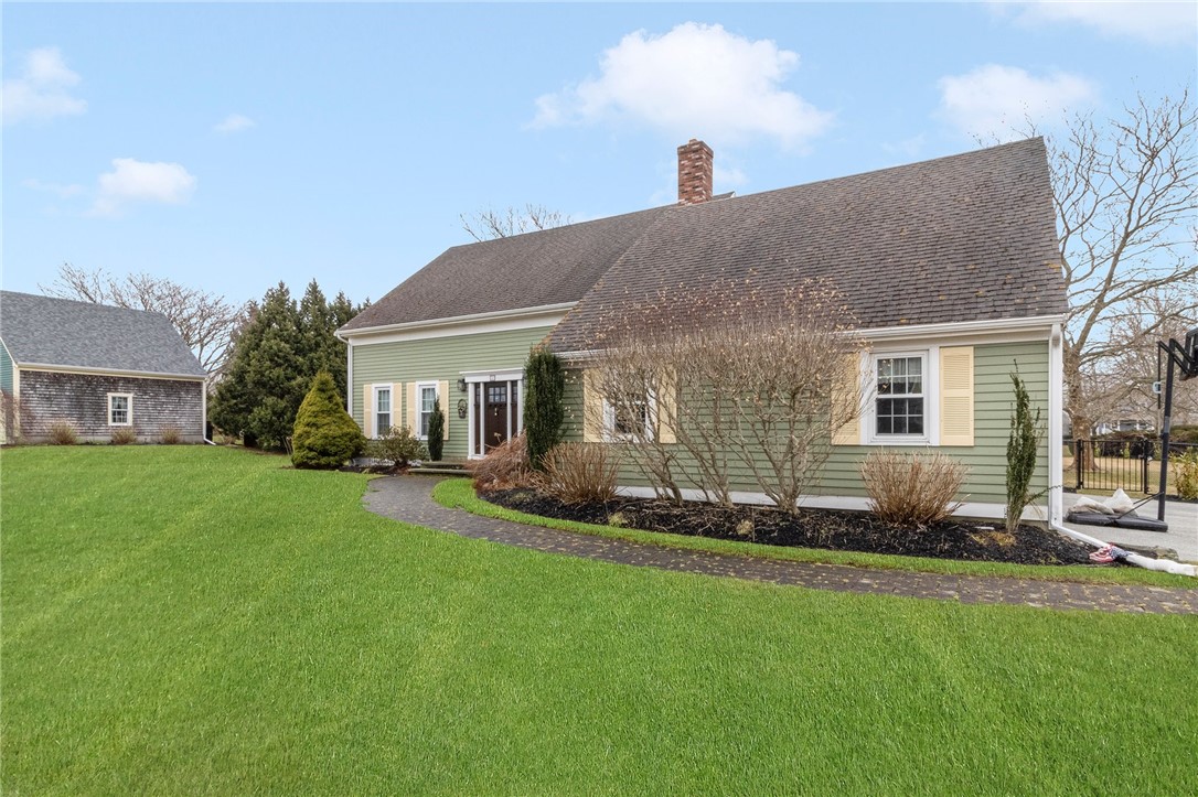 53 River Run Middletown, RI 02842 - Photo 3 of 33