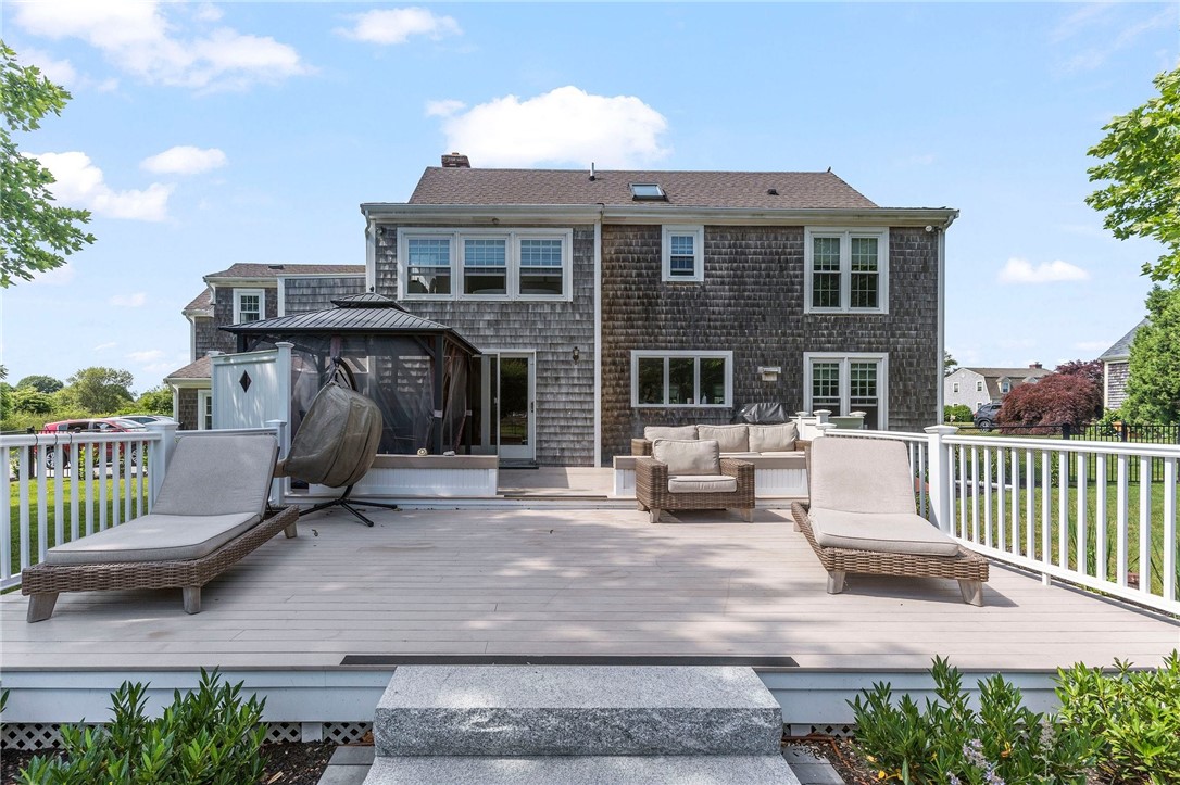 53 River Run Middletown, RI 02842 - Photo 31 of 33