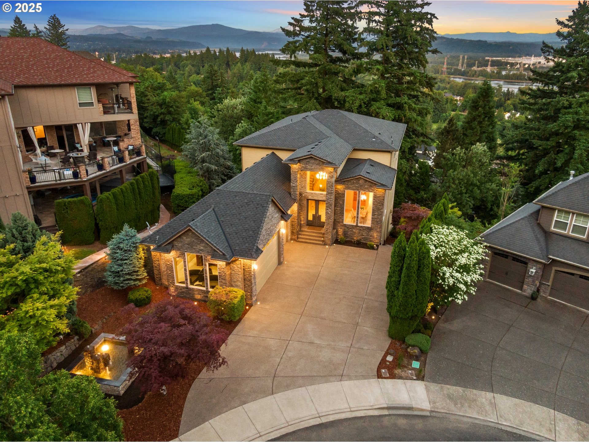 612 Northwest Valley Street Camas, WA 98607 - Photo 3 of 46 Gallery Image 3