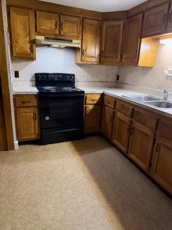 $1,425 | 109 North Street, Claremont, NH 03743