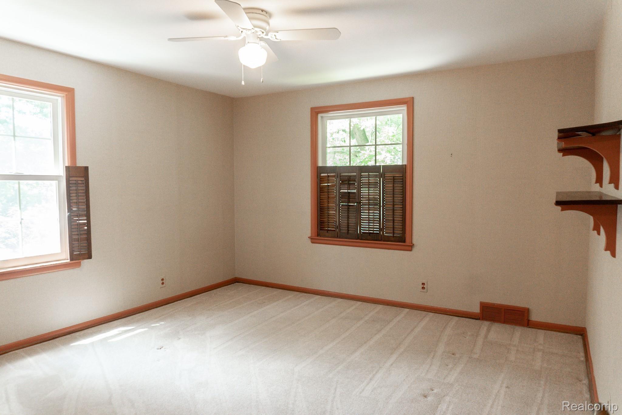 14340 Stahelin Road Detroit, MI 48223 - Photo 9 of 27 _PDD2411.jpg