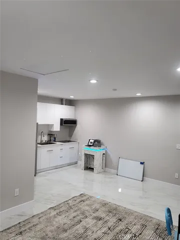 $2,000 | 9416 Yolanda Avenue, Northridge, CA 91324