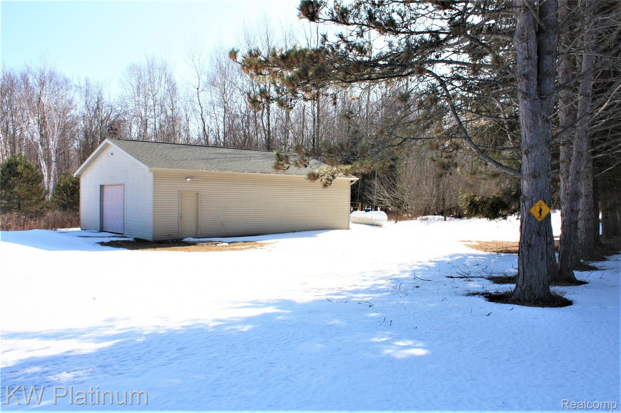 7012 Filion Road Port Hope, MI 48468 - Photo 9 of 60 IMG_9413 (2).JPG