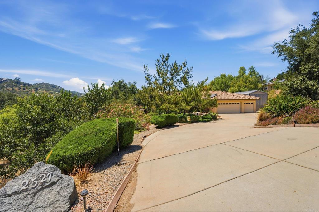 2527 Southern Oak Road Ramona, CA 92065 - Photo 12 of 56