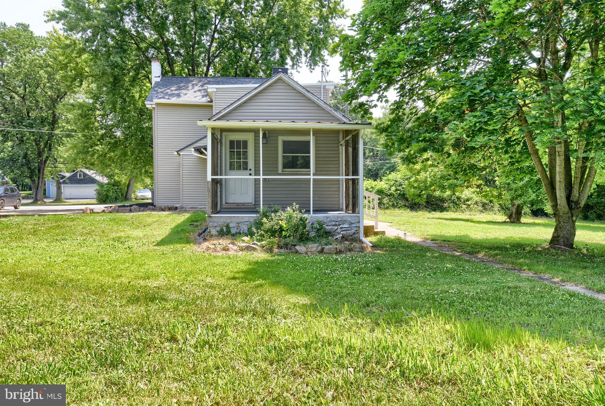 21 North York Road Dillsburg, PA 17019 - Photo 4 of 36