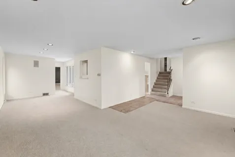 $675,000 | 3418 Maple Leaf Drive, Glenview, IL 60026