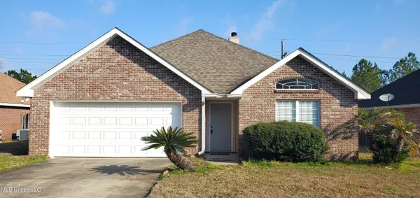 $1,800 | 4006 Meadow Oak Lane, Ocean Springs, MS 39564