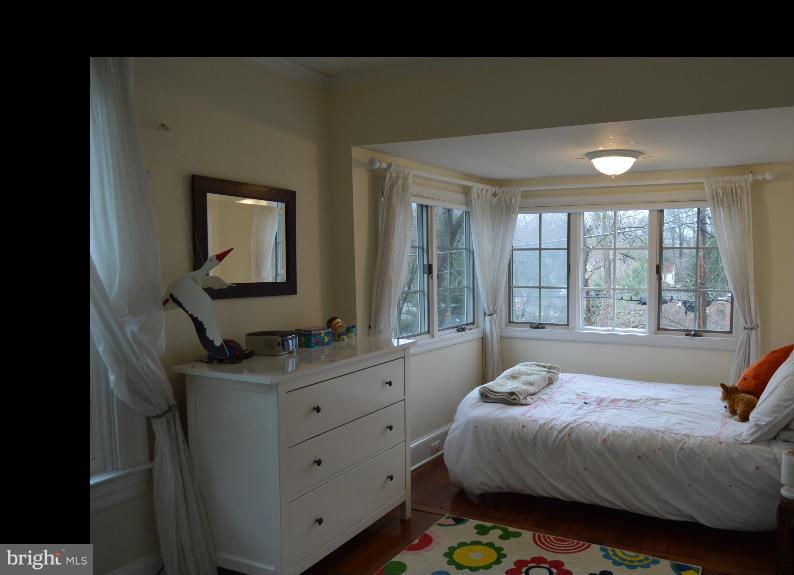 628 St Johns Road Baltimore, MD 21210 - Photo 15 of 29 2nd Bright Bedroom