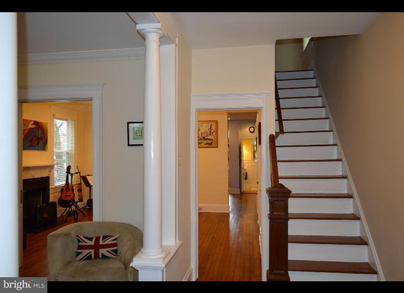 628 St Johns Road Baltimore, MD 21210 - Photo 3 of 29 Entrance