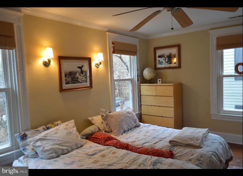 628 St Johns Road Baltimore, MD 21210 - Photo 21 of 29 3rd Bedroom