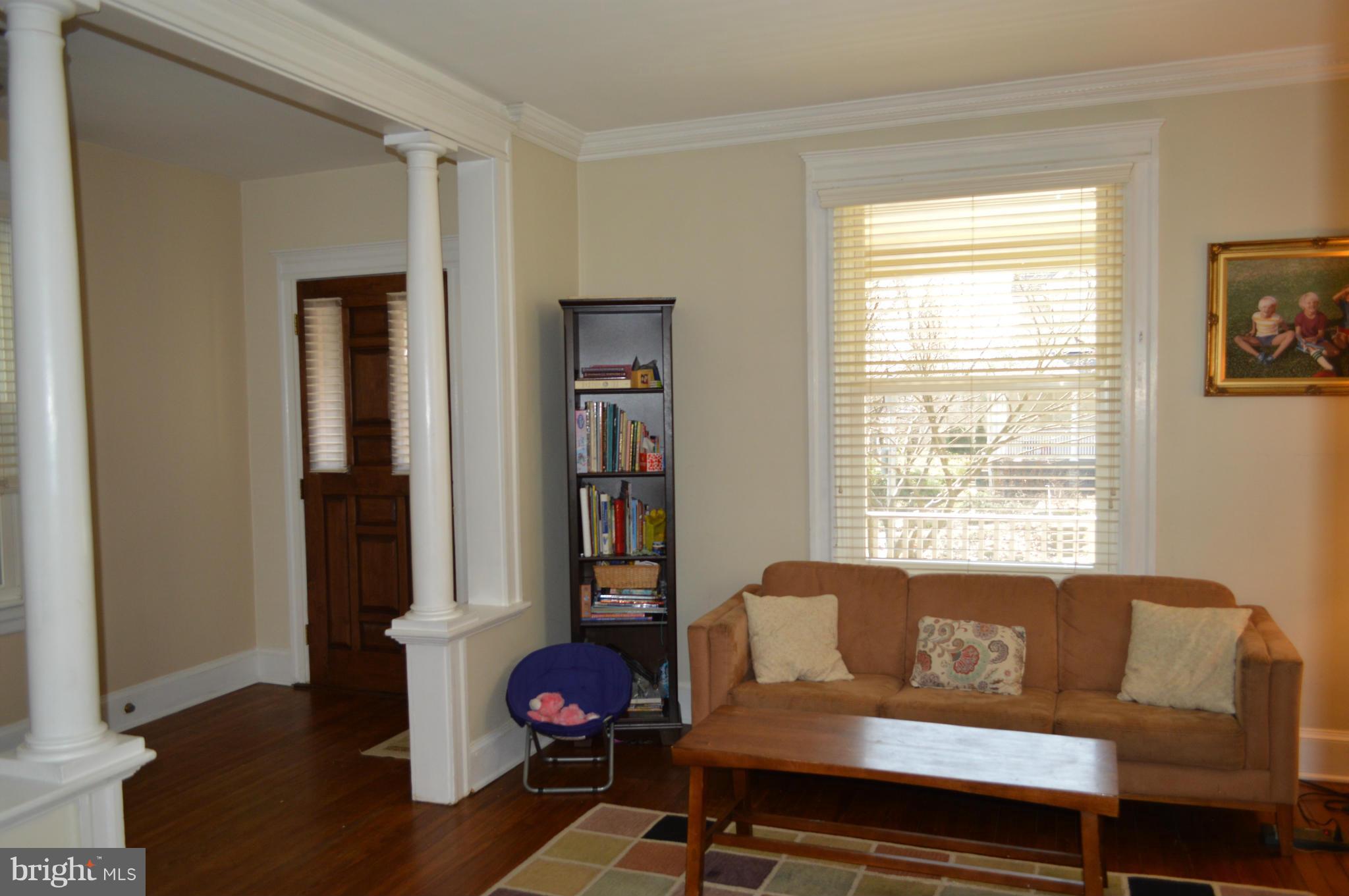628 St Johns Road Baltimore, MD 21210 - Photo 6 of 29 Living Room