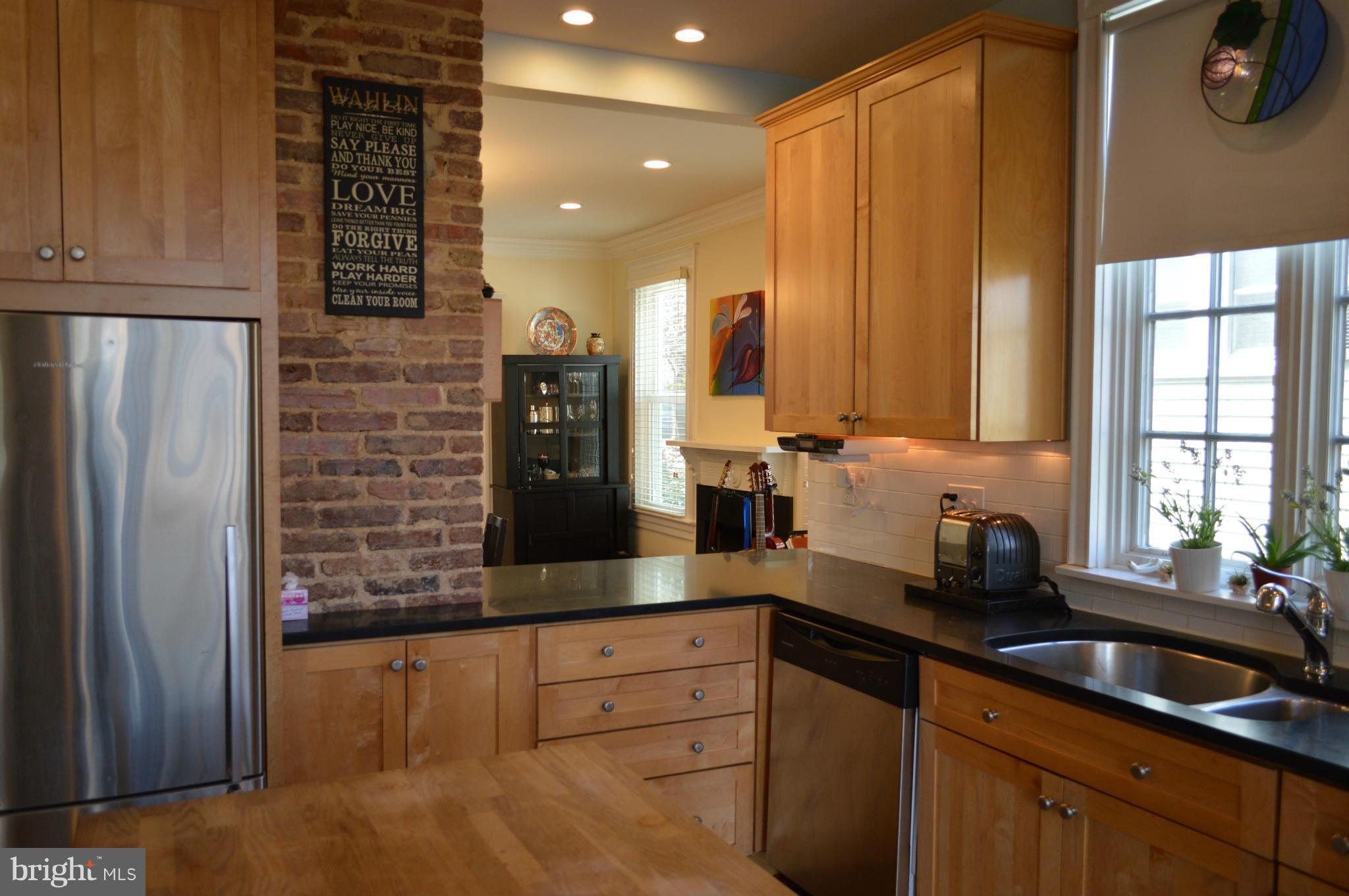 628 St Johns Road Baltimore, MD 21210 - Photo 10 of 29 Kitchen