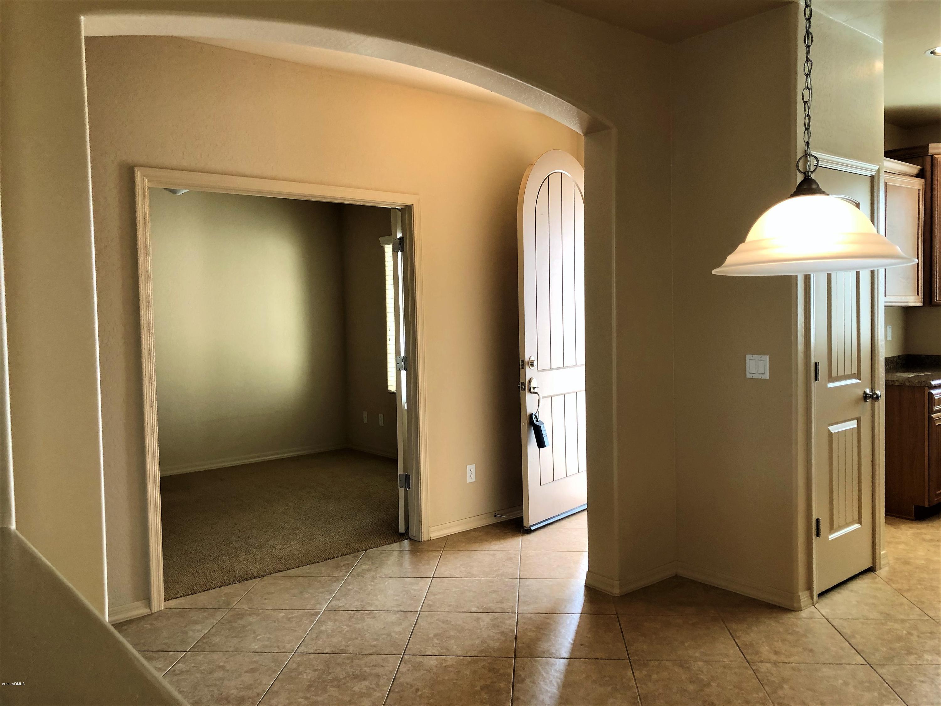 1532 East Apollo Road Phoenix, AZ 85042 - Photo 8 of 31 IMG_3700