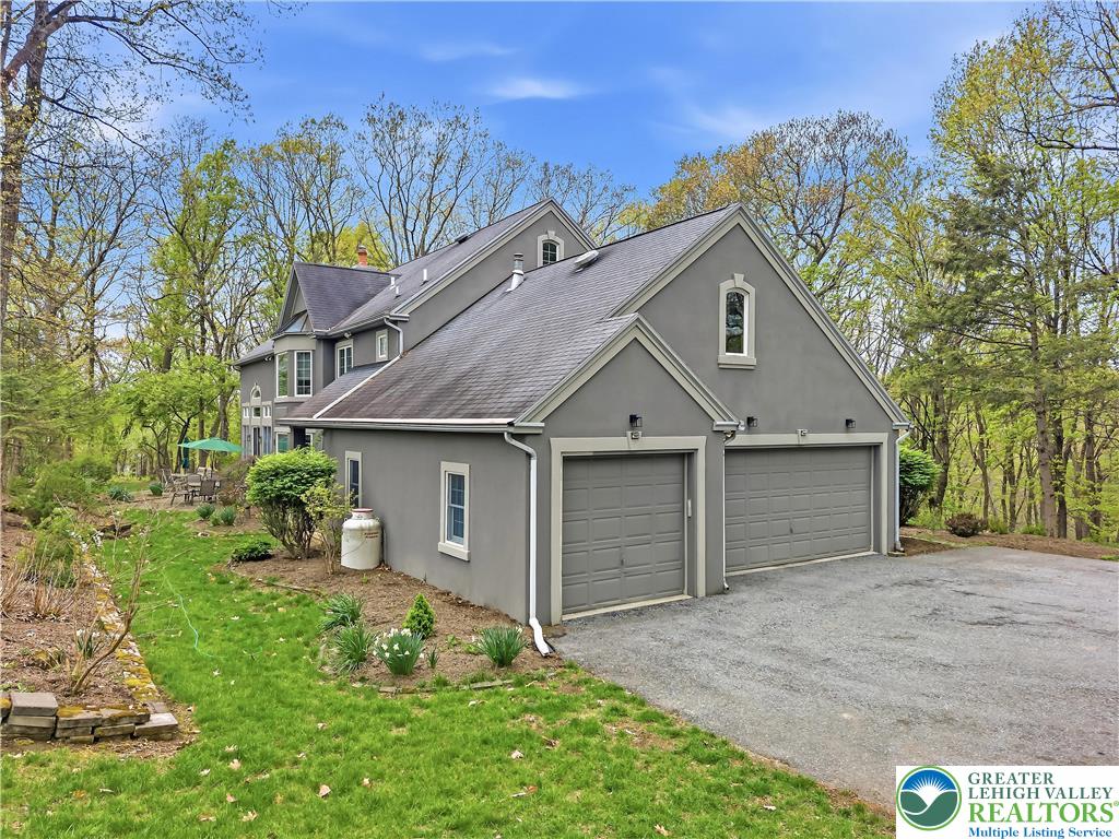 6688 Haasadahl Road Allentown, PA 18106 - Photo 2 of 38