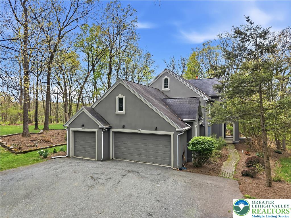 6688 Haasadahl Road Allentown, PA 18106 - Photo 3 of 38