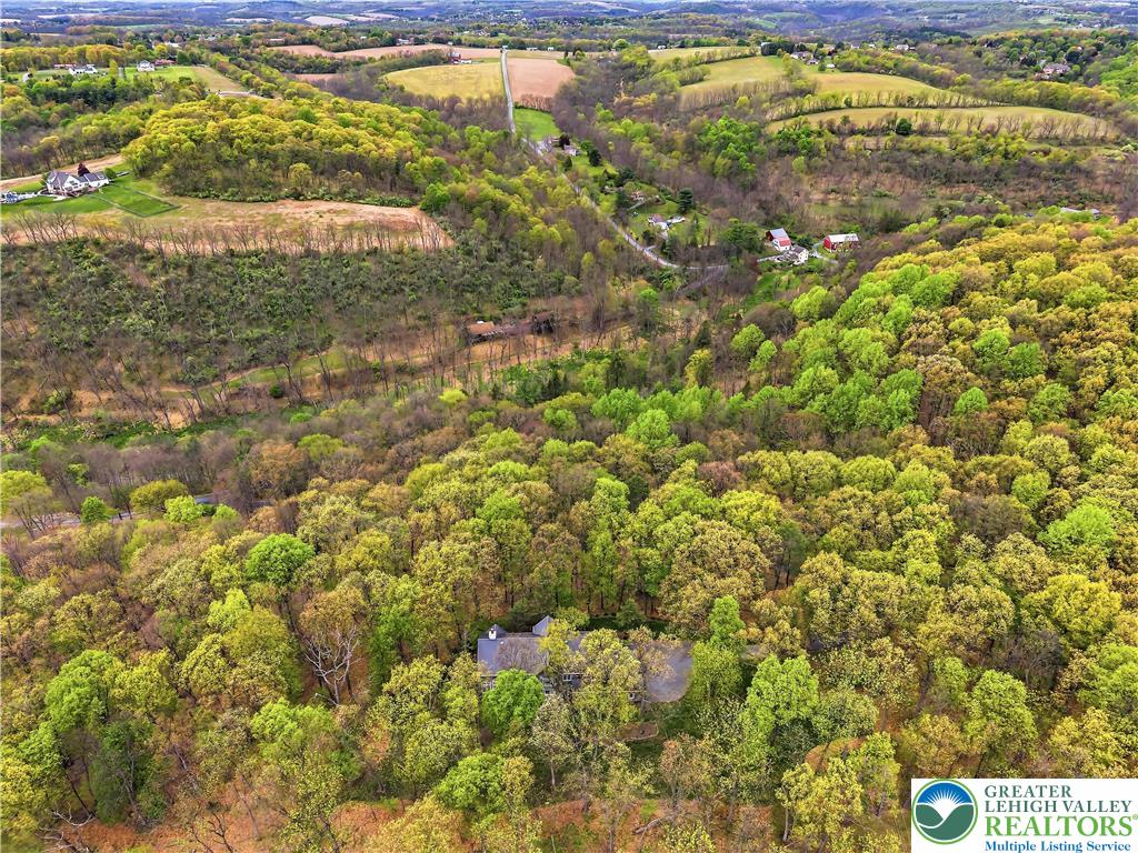 6688 Haasadahl Road Allentown, PA 18106 - Photo 4 of 38