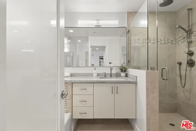 $5,000 | 8787 Shoreham Drive, Unit 109, West Hollywood, CA 90069