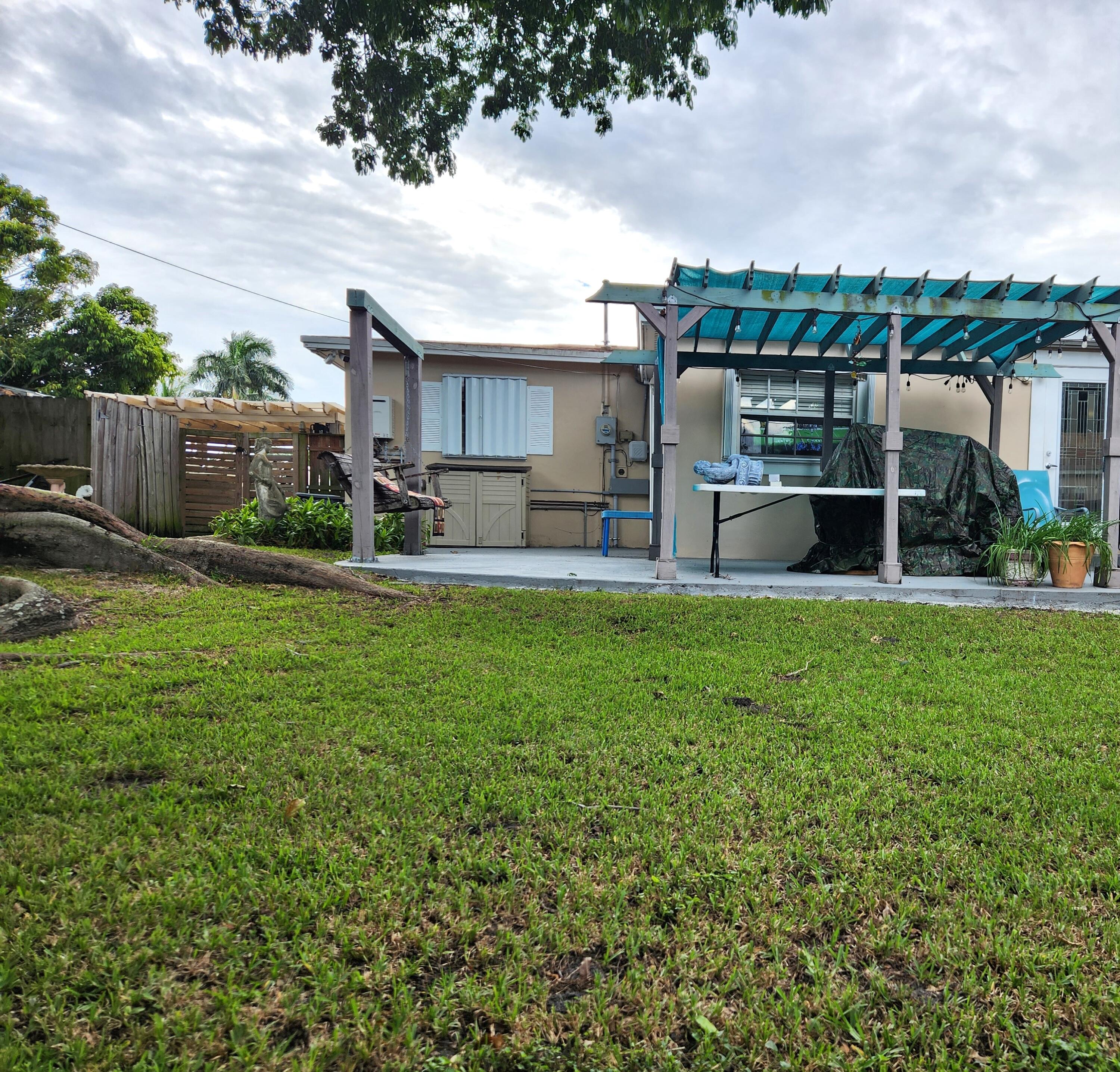 324 Shady Lane Road Palm Springs, FL 33461 - Photo 34 of 44 20221009_161605