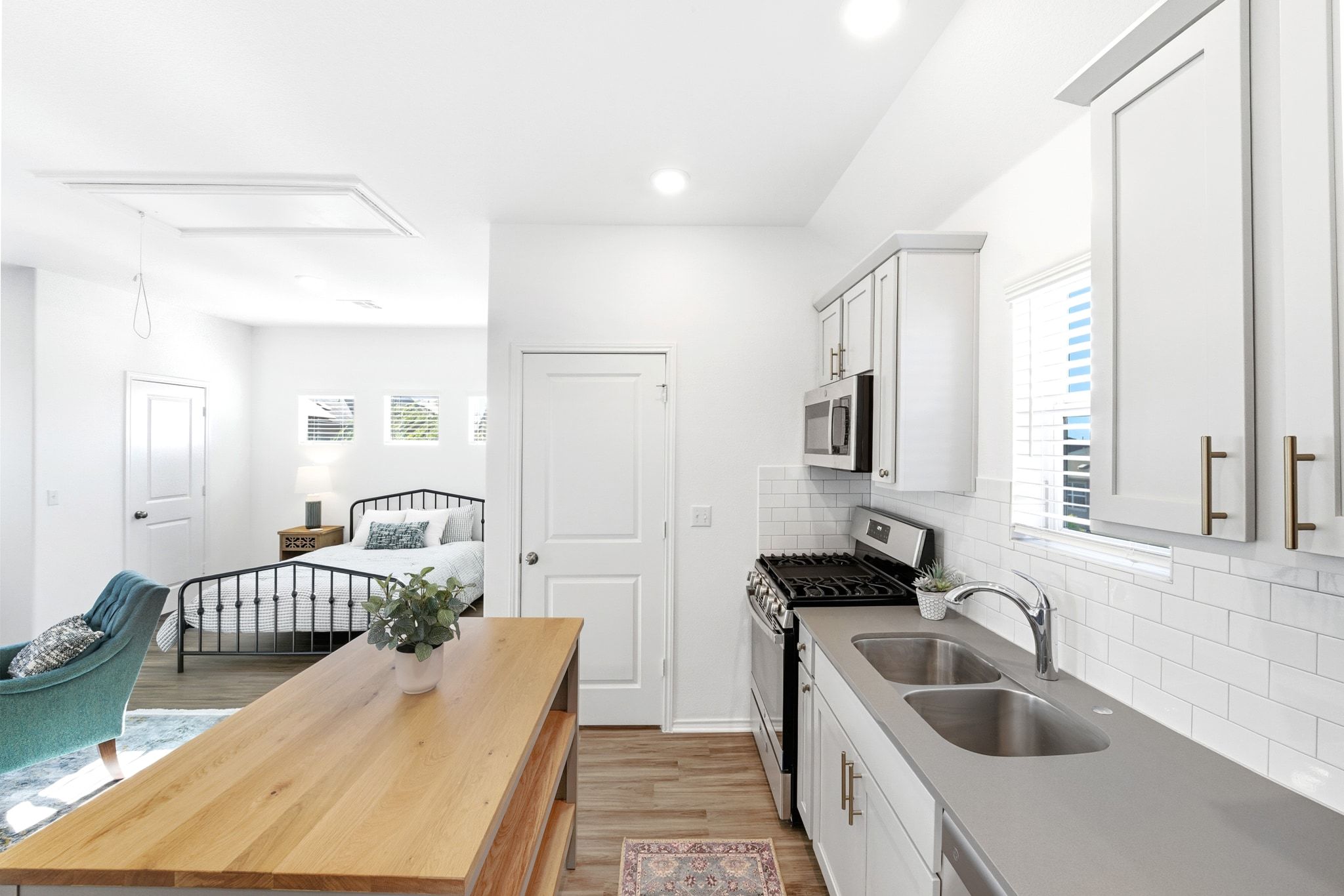 160 Rioja, Unit GARAGE APARTMENT Kyle, TX 78640 - Photo 11 of 21