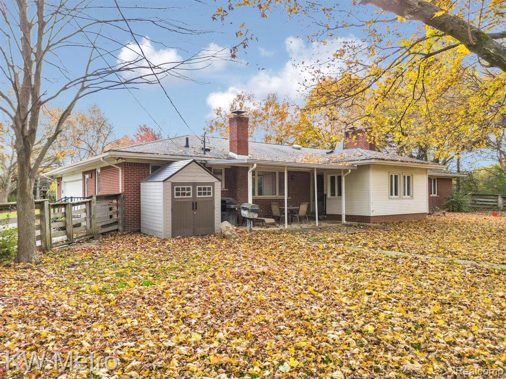 7380 Villamuer Road West Bloomfield, MI 48322 - Photo 52 of 59