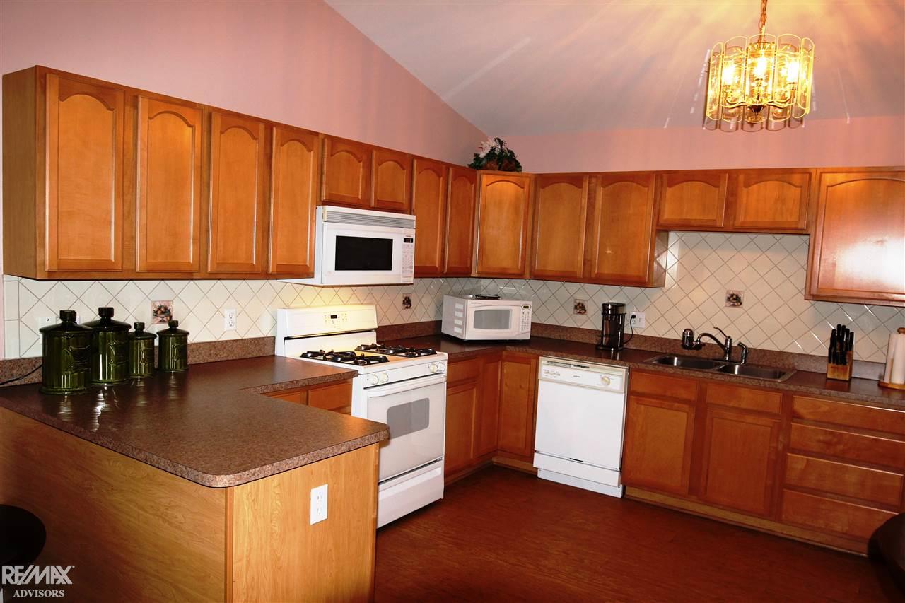 9654 Nook Road Algonac, MI 48001 - Photo 5 of 14 31377399-4.JPG