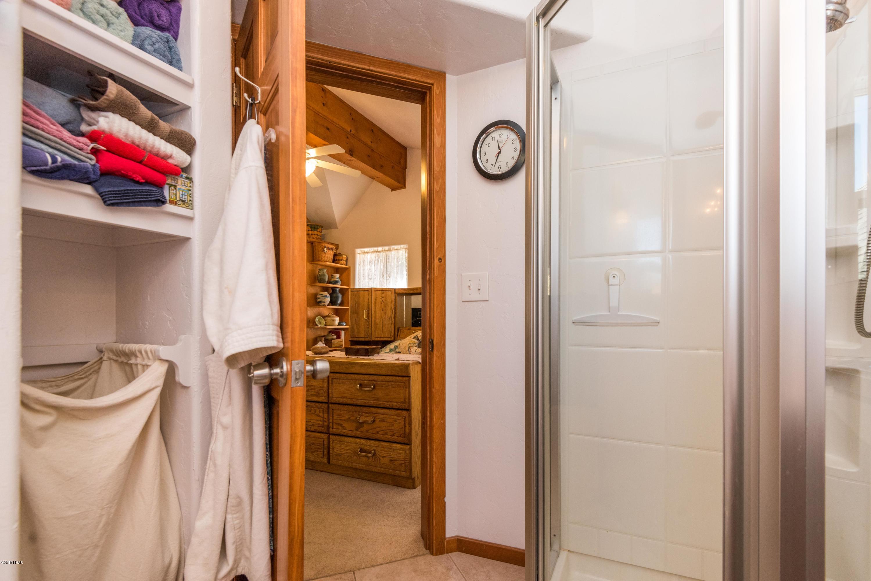 4690 South Hansen Road Kingman, AZ 86401 - Photo 33 of 94 Master bath 2 on 2nd level