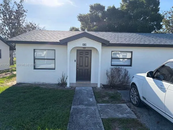 $1,200 | 418 Las Palmas Circle, Avon Park, FL 33825