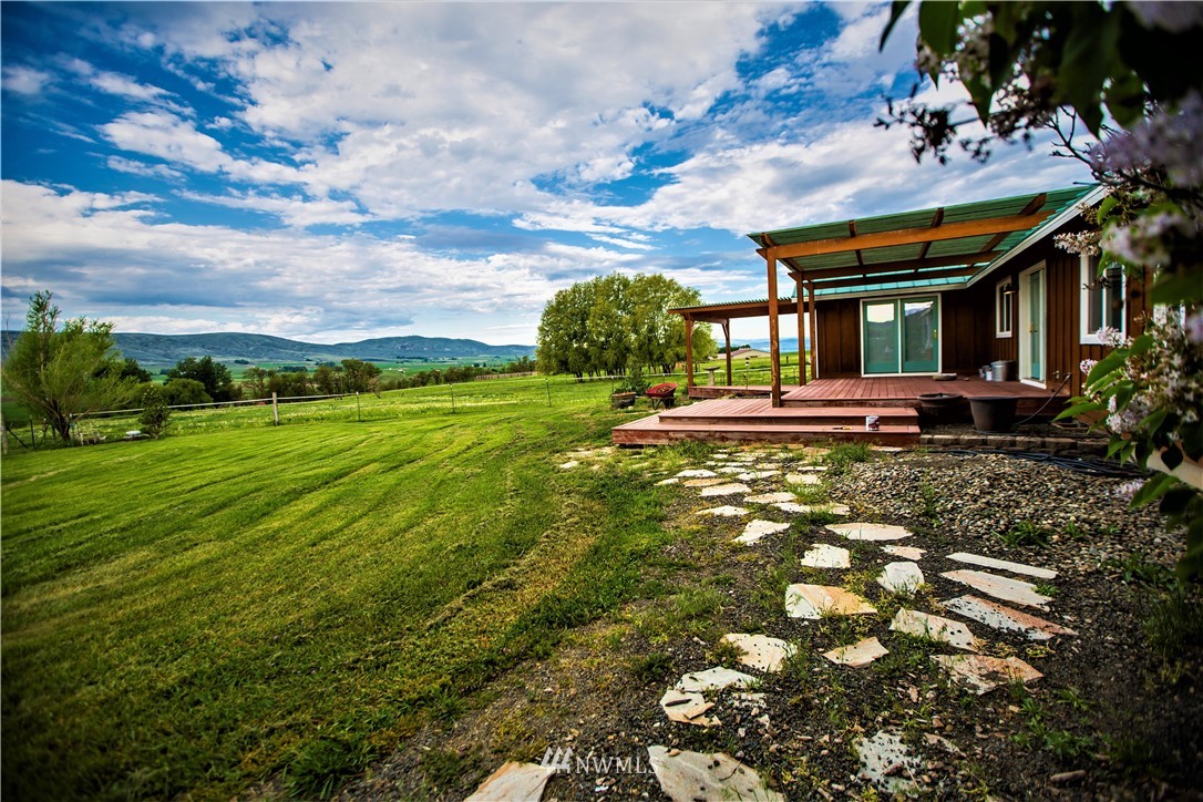 6210 4th Parallel Road Ellensburg, WA 98926 - Photo 1 of 16 Gallery Image 1
