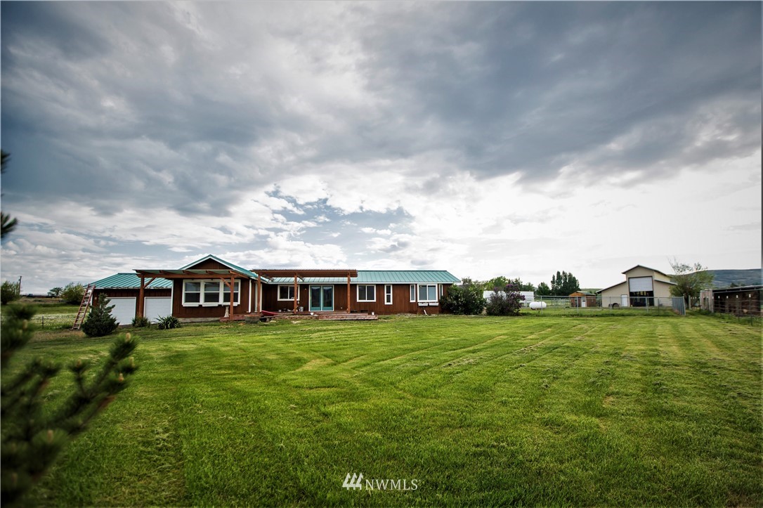 6210 4th Parallel Road Ellensburg, WA 98926 - Photo 2 of 16 Gallery Image 2