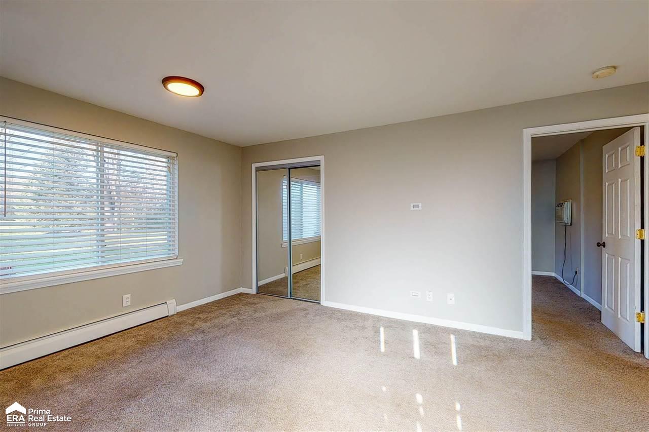 4083 Center Road Flint, MI 48506 - Photo 2 of 49
