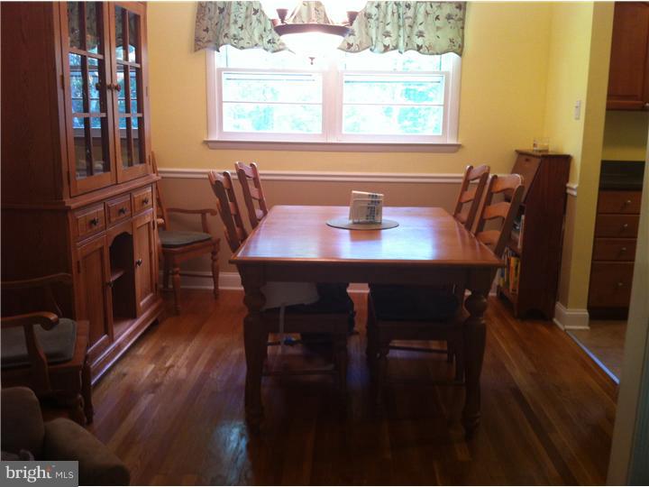 956 Tuckahoe Road Newfield, NJ 08344 - Photo 11 of 25 Dining Room