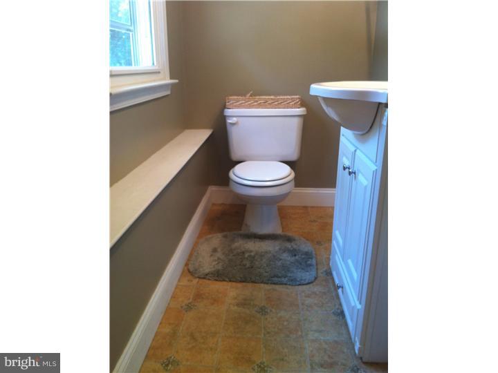 956 Tuckahoe Road Newfield, NJ 08344 - Photo 22 of 25 Bathroom