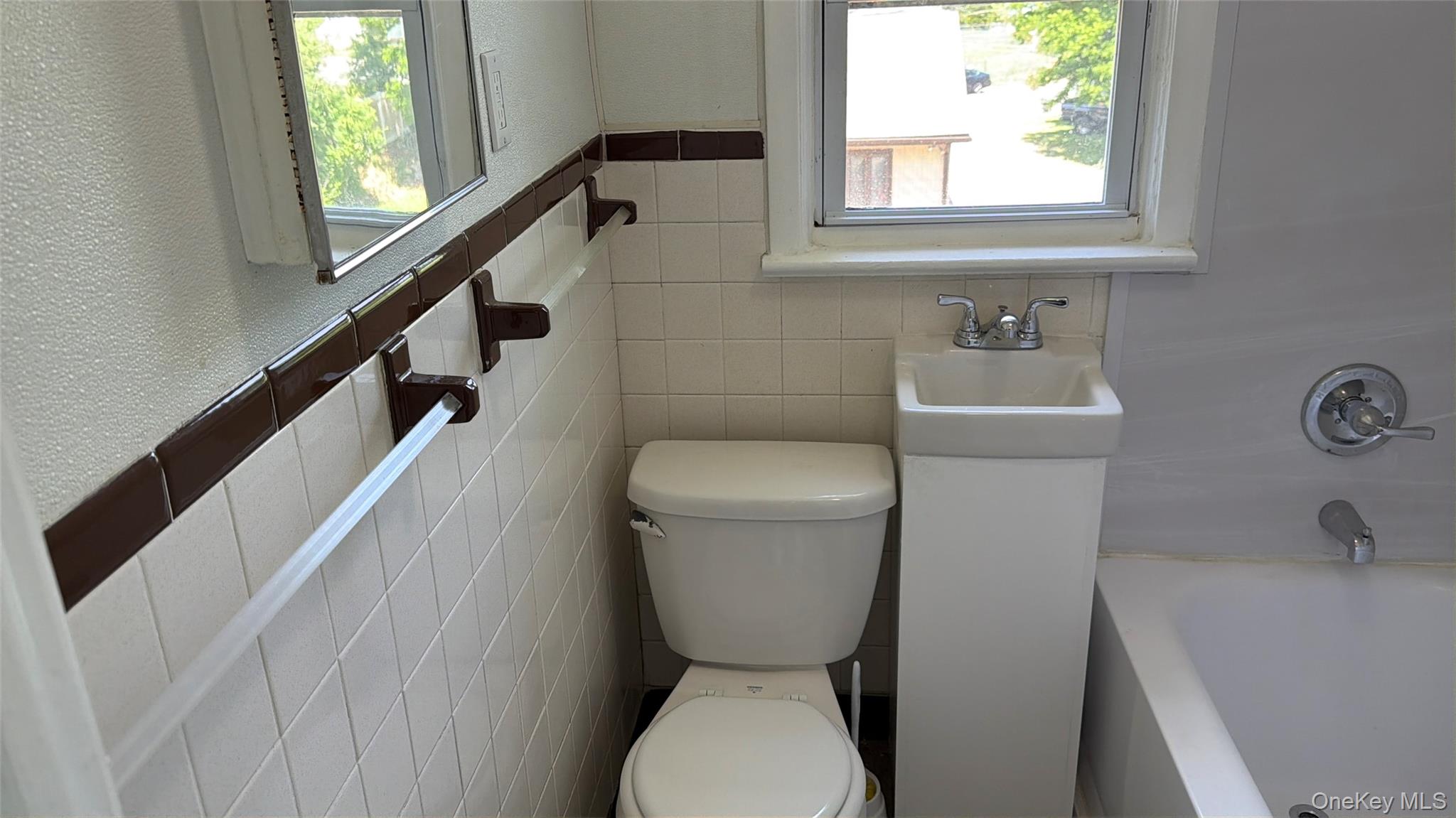 664-666 North Division Street, Unit 3F Peekskill, NY 10566 - Photo 16 of 19