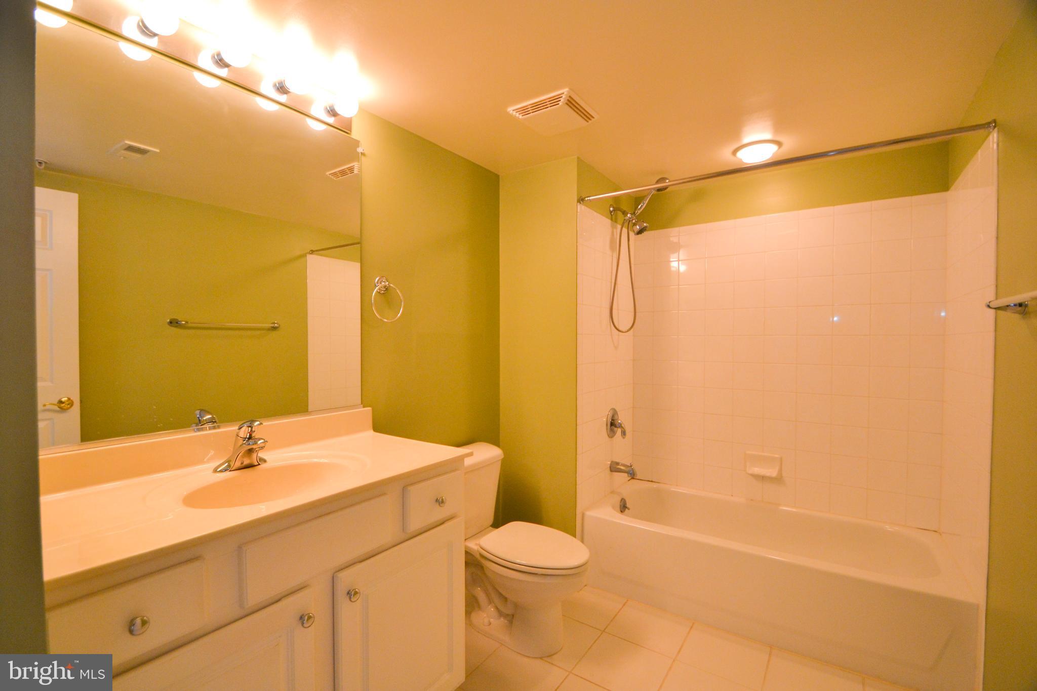 12246 Roundwood Road, Unit 701 Lutherville-Timonium, MD 21093 - Photo 19 of 24 Full bath