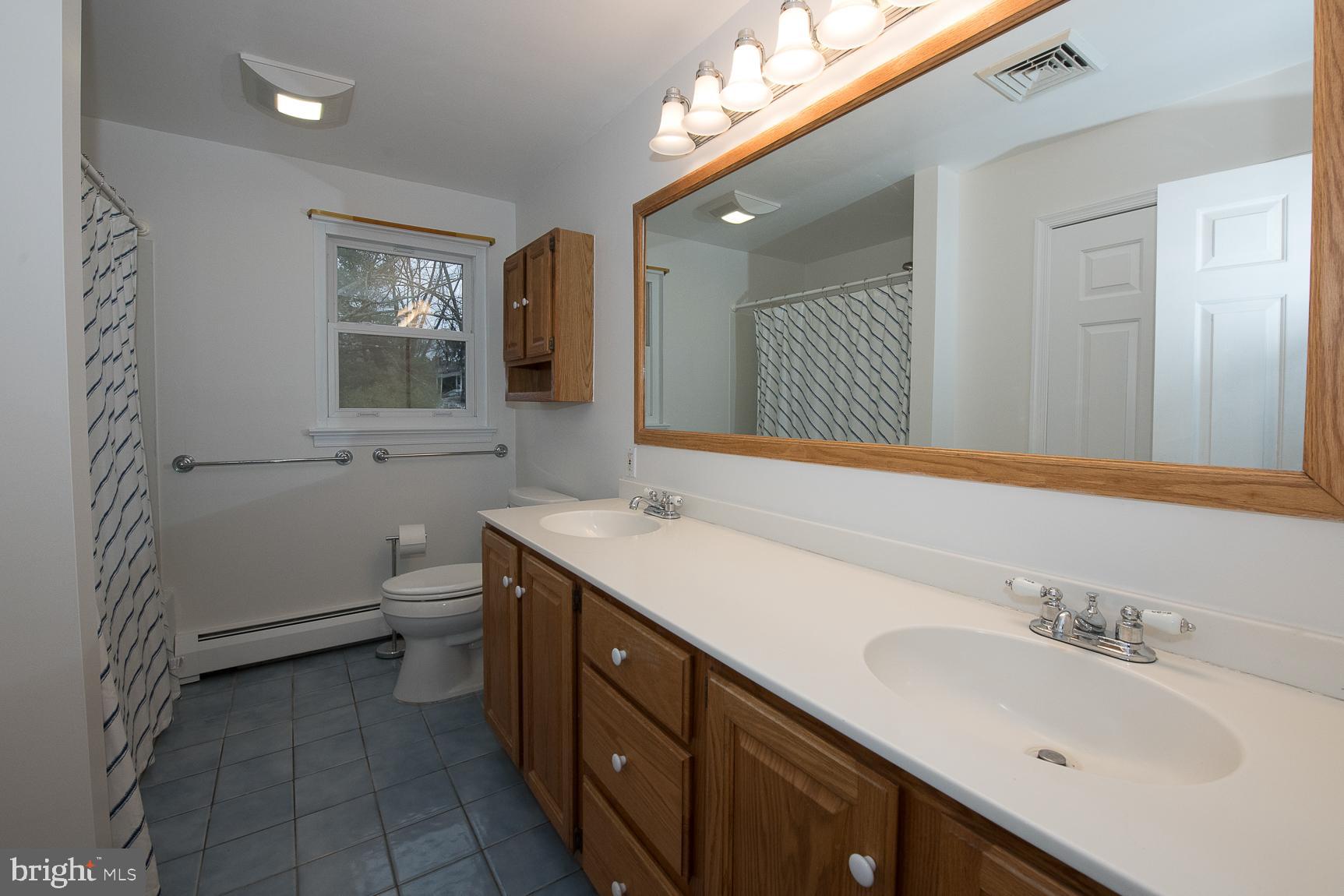 12 Ashlawn Road Malvern, PA 19355 - Photo 21 of 33 Master Bathroom