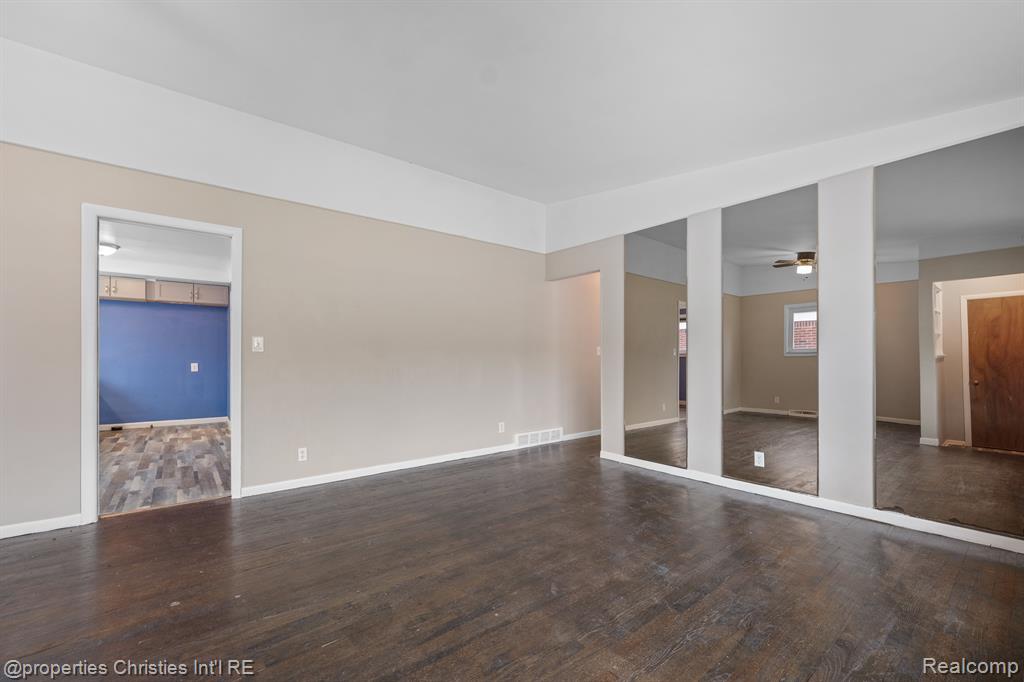 24680 Kelly Road Eastpointe, MI 48021 - Photo 4 of 20