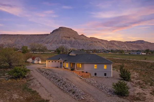 $1,225,000 | 668-33 33 3/4 Road, Clifton, CO 81520