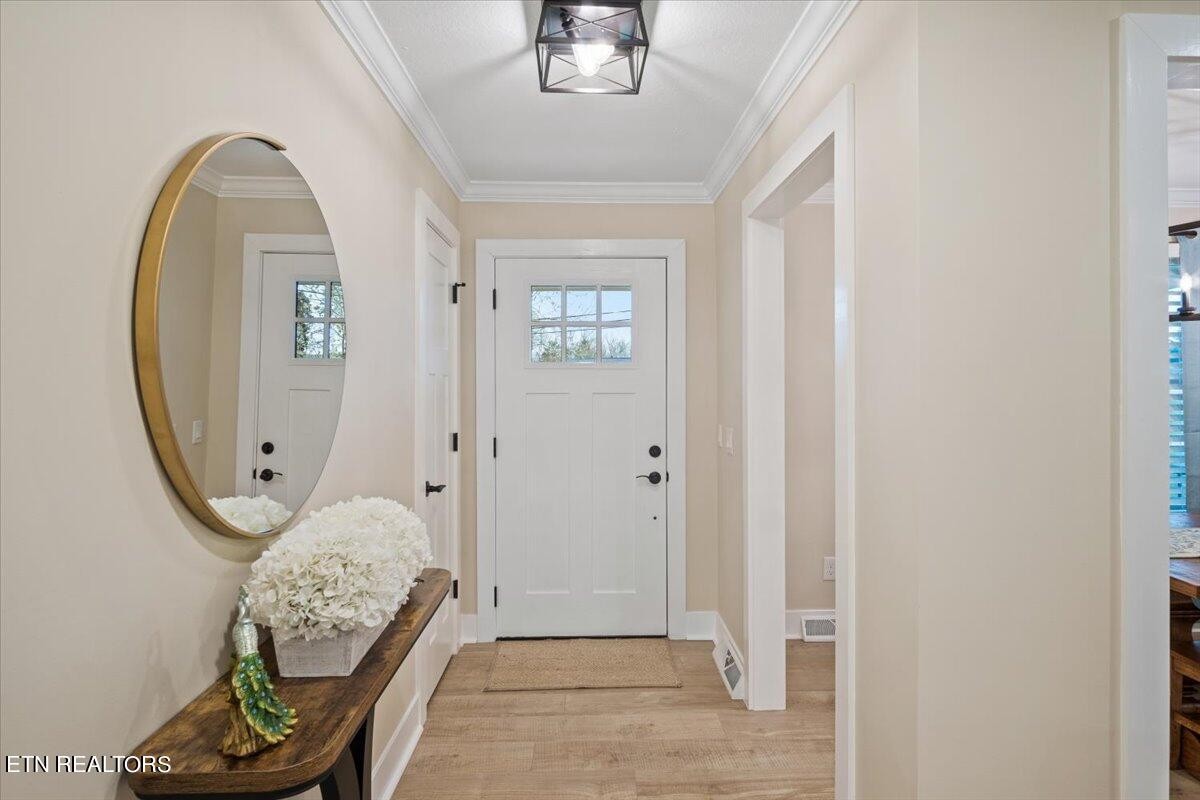 2404 Cunningham Road Knoxville, TN 37918 - Photo 4 of 50 Gallery Image 4