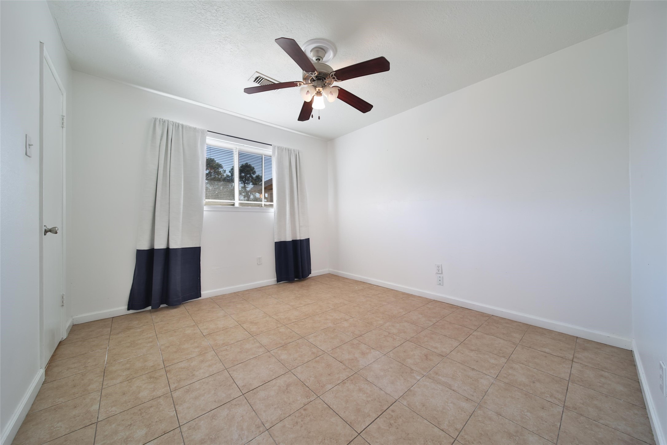 990 Redway Lane Houston, TX 77062 - Photo 21 of 21 Bedroom