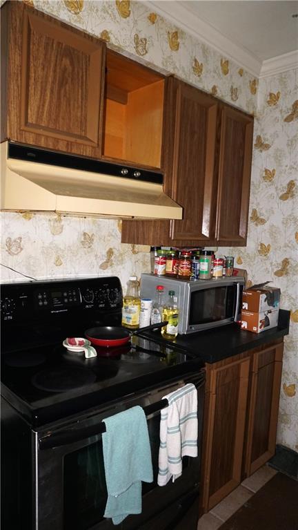 22 Holland Road Churchill, PA 15235 - Photo 8 of 25 Gallery Image 8