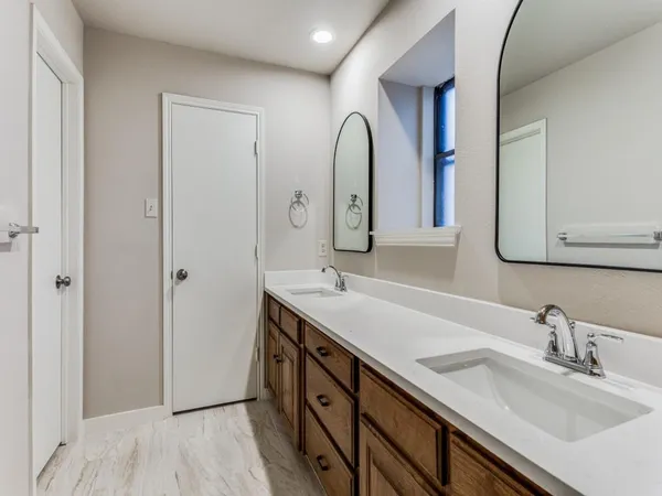 $2,850 | 3425 Derby Circle, Bedford, TX 76021