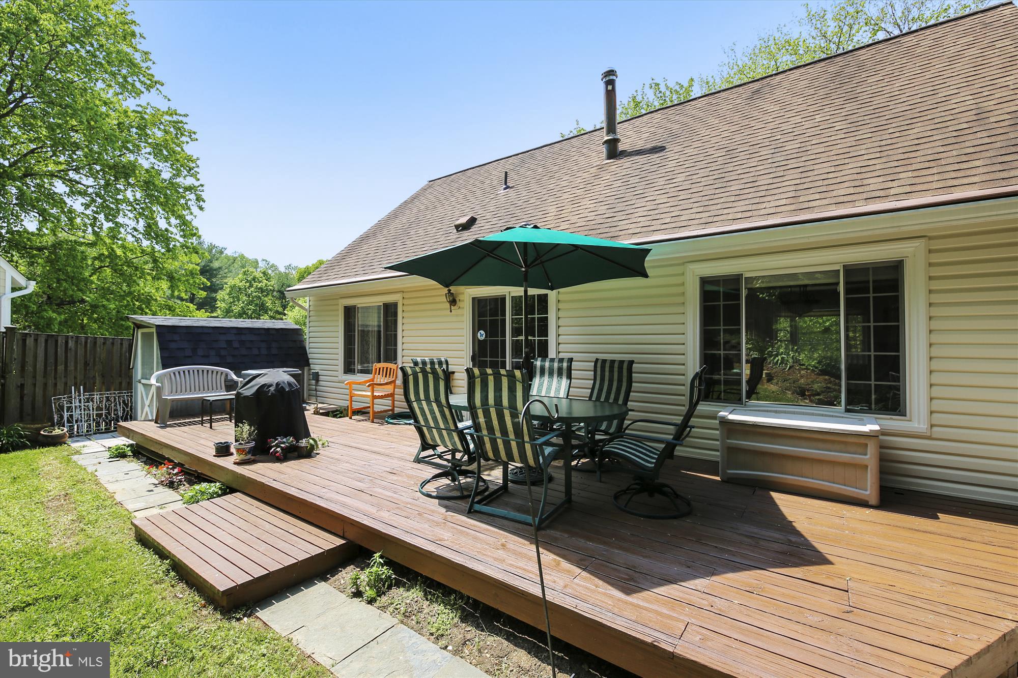 10109 Meredith Avenue Silver Spring, MD 20910 - Photo 25 of 28 Rear Deck