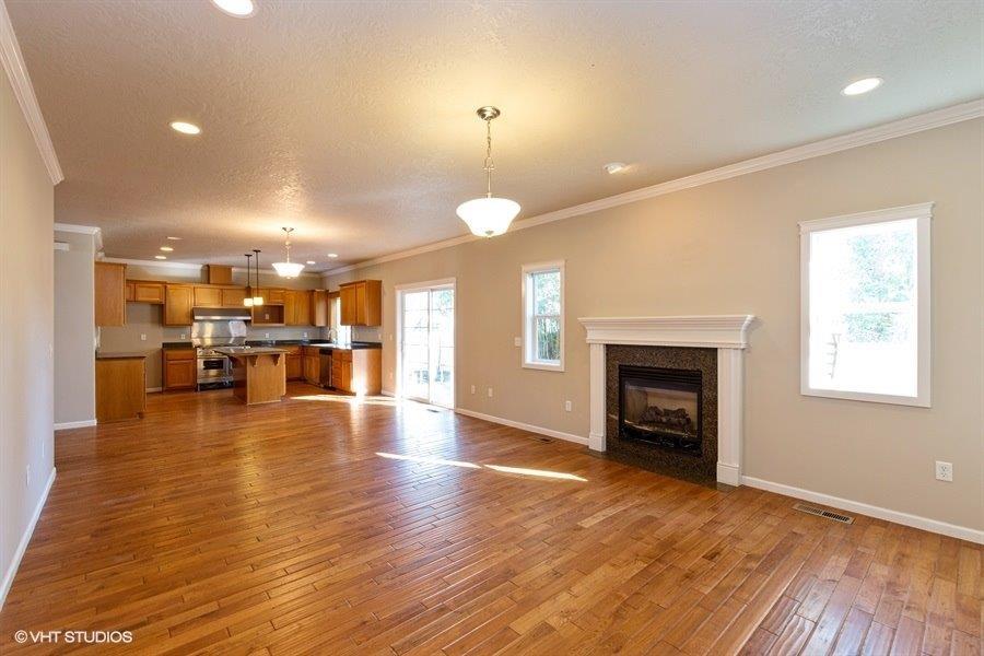 2160 Crestbrook Road, Unit 14 Medford, OR 97504 - Photo 9 of 25 Additional Photo