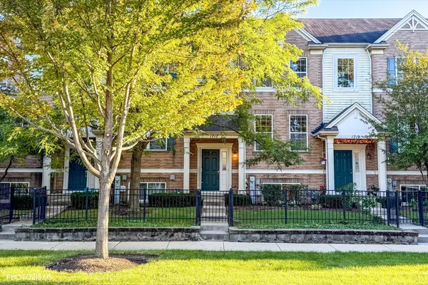 $2,800 | 1717 Maple Avenue, Hanover Park, IL 60133